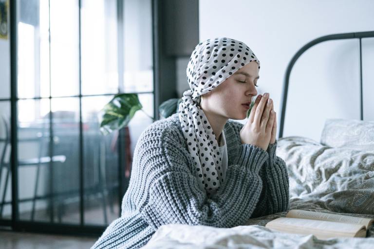 woman praying